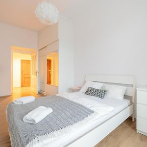 Appartement à 2 Chambres à Coucher