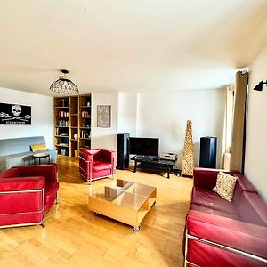 Appartement à 2 Chambres à Coucher
