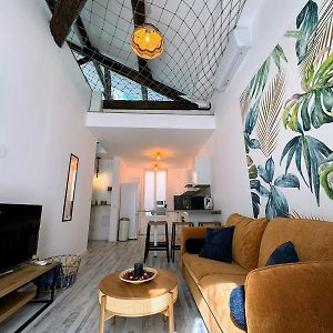 Appartement à 2 Chambres à Coucher