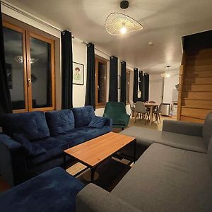 Appartement à 2 Chambres à Coucher