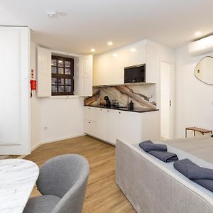 Trindade Trendy Studio 15