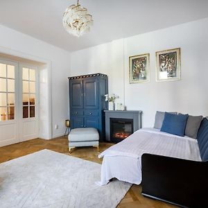 Appartement à 3 Chambres à Coucher