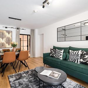 Appartement à 2 Chambres à Coucher