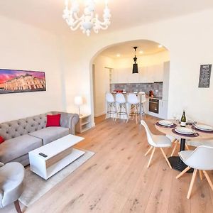 Deluxe Spacious Apartment Old Town-Free Parking