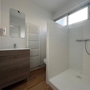 Studio Lit King-Size