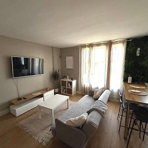 Appartement à 2 Chambres à Coucher