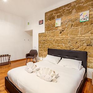 Giulia Apartment