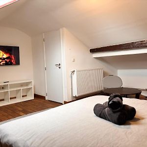 Chambre Spacieuse Privee Avec Salle De Bain Privee