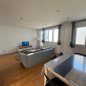 Appartement à 2 Chambres à Coucher