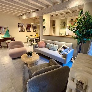 Appartement à 3 Chambres à Coucher