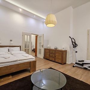Appartement à 3 Chambres à Coucher