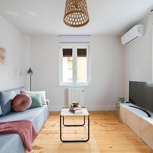 Nice And Bright Apartment In Puerta Del Angel - Cabello