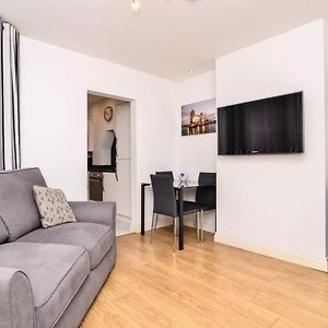 Stunning 1 Bed Apartment
