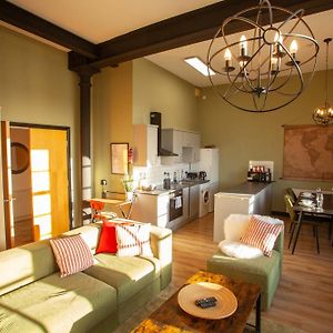 Glasgow Green Getaway With Free Parking