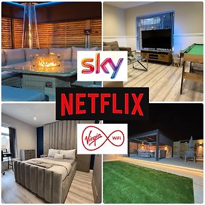 5 Bed Town House Within City Centre And Sleeps Up To 11 With Sky And Netflix