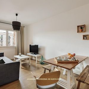 Appartement à 2 Chambres à Coucher