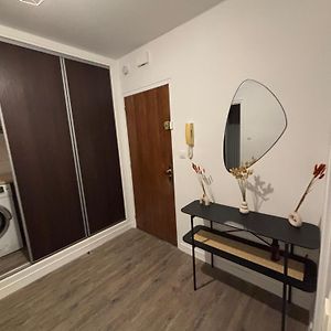 Appartement à 3 Chambres à Coucher