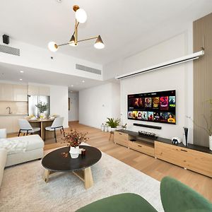 The Cinema Suite Luxury 2-Bed Near Dubai Mall