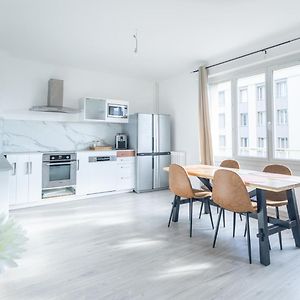 Appartement à 2 Chambres à Coucher
