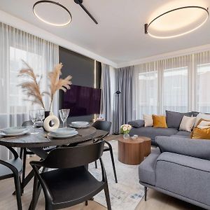 Exclusive Apartment With Parking By Renters Prestige