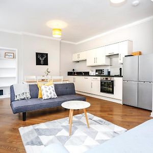Appartement à 2 Chambres à Coucher
