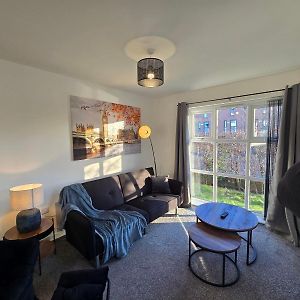 2Br Apt, Etihad Stadium, City Access, Sleeps 6