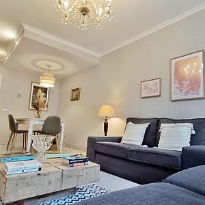Appartement à 3 Chambres à Coucher