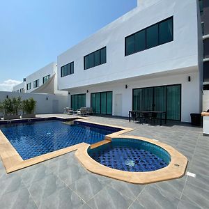 Villa à 3 Chambres à Coucher
