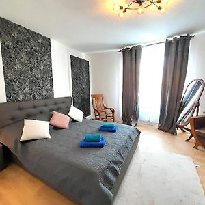 Appartement à 2 Chambres à Coucher