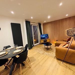 Appartement à 2 Chambres à Coucher