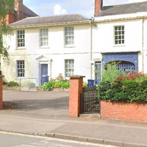 Historic Manor House Sleeps 10, Free Parking