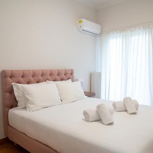 Spacious 2 Bedroom Apartment Next To Acropolis