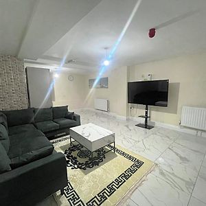 Appartement à 3 Chambres à Coucher