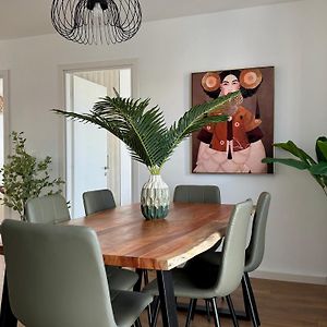 Th0 Luxury Two Bedrooms Apartments With High-Tech Amenities