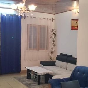 Appartement à 2 Chambres à Coucher