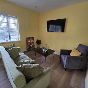 Appartement à 3 Chambres à Coucher