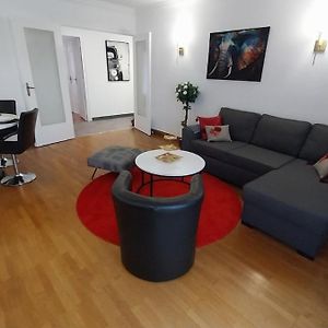 Appartement à 2 Chambres à Coucher