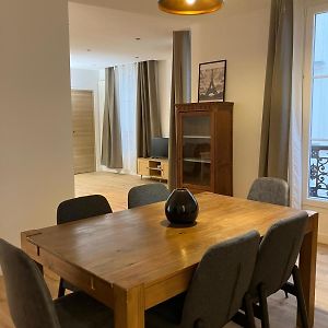 Spacieux Appartement Situe Au Coeur De Paris