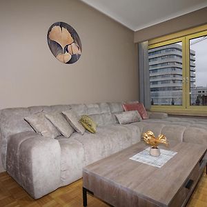 Appartement à 2 Chambres à Coucher
