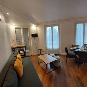 Appartement de Luxe à 2 Chambres à Coucher