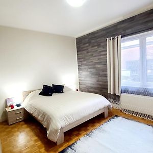 Appartement à 2 Chambres à Coucher