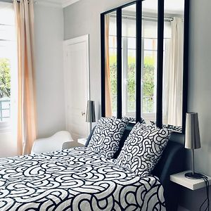 Appartement de Luxe à 2 Chambres à Coucher