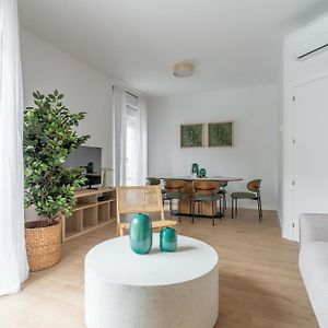 Appartement à 4 Chambres à Coucher