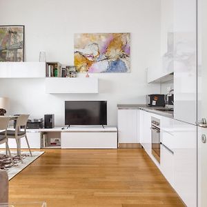 Modern Retreat In The Heart Of Milan