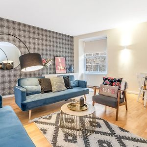 Appartement à 2 Chambres à Coucher