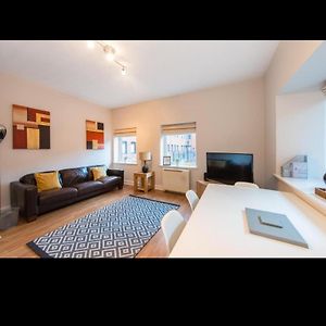 Appartement à 3 Chambres à Coucher