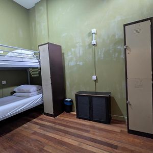 Dormitory Room Mixed