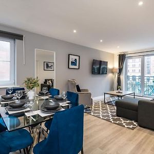 Appartement à 2 Chambres à Coucher