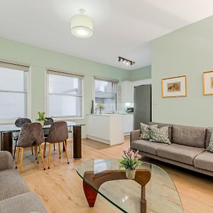 Appartement à 2 Chambres à Coucher