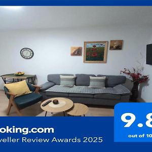 Regis Apartment